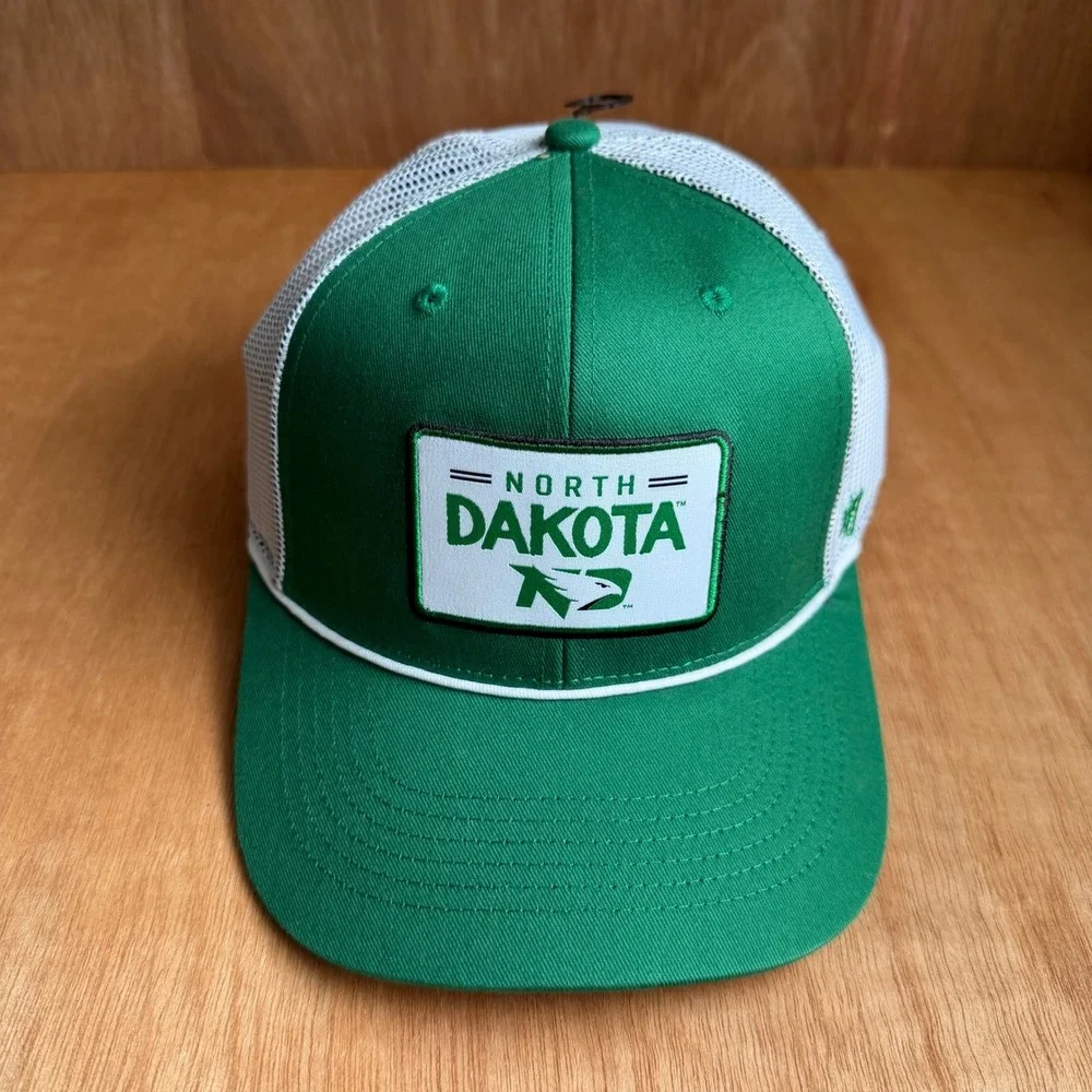 North Dakota Fighting Hawks Green Mesh Snapback Trucker Hat Cap streetwear retro